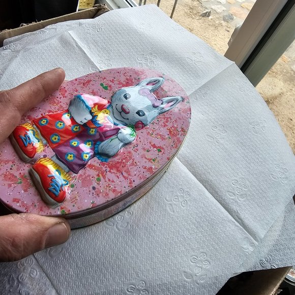 Easter bunny tin display can cany storage - Picture 4 of 5